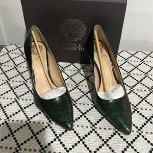 Vince Camuto Deep Green Glazed Croc Heels - NEW - Size 9